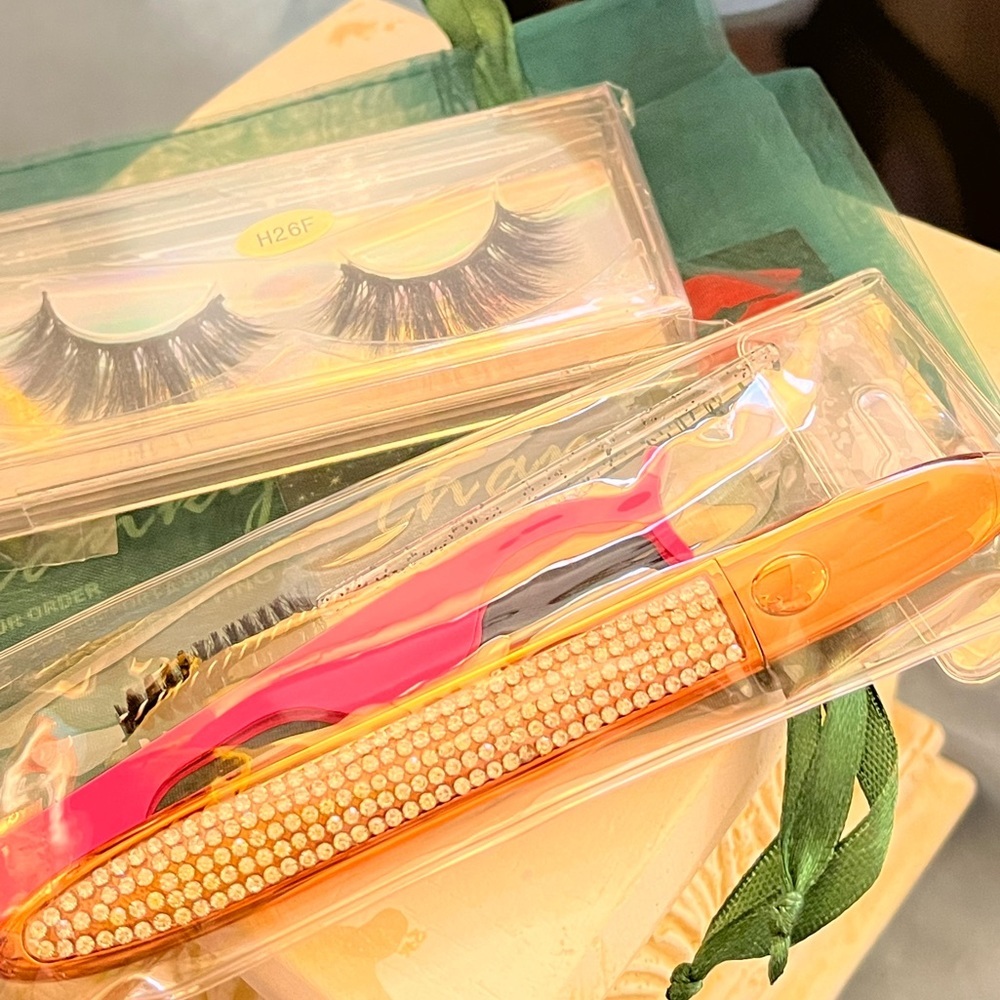 Mink Eyelash Kit-RESTOCKING SOON!